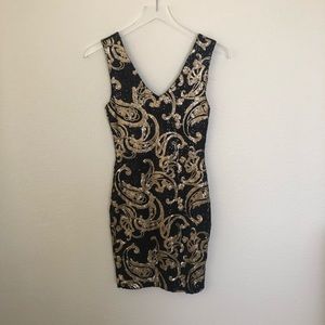 NWOT Black and Gold sequin dress S